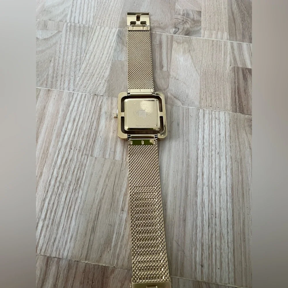 Vanna umbra ladies square royal blue gold tone dress watch NEW BATTERY